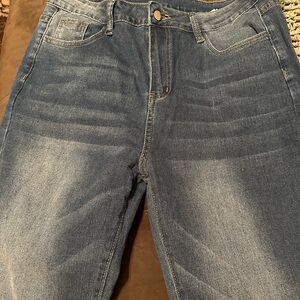 Women’s jeans  Rand new!!